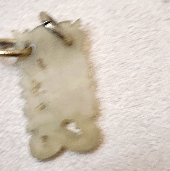 VINTAGE CHINESE HAND CARVED PALE CELADON STONE FIGURAL PENDANT SERPENT MOTIF - Picture 7 of 8